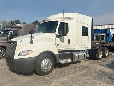 International LT625 Sleeper Semi Truck - 73" Hi-Rise, Cummins 450HP