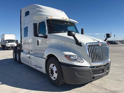 International LT625 Sleeper Semi Truck - 73" Sky-Rise, Cummins 450HP