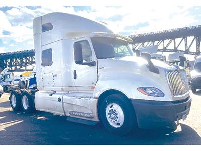 International LT625 Sleeper Semi Truck - 73" Sky-Rise, Cummins 450HP