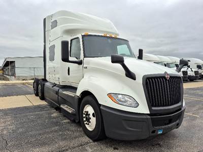 International LT625 Sleeper Semi Truck - 73" Sky-Rise, Cummins 450HP