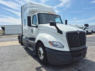 International LT625 Sleeper Semi Truck - 73" Sky-Rise, Cummins 450HP