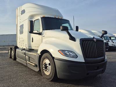 International LT625 Sleeper Semi Truck - 73" Sky-Rise, Cummins 450HP