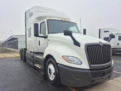 International LT625 Sleeper Semi Truck - 73" Sky-Rise, Cummins 450HP