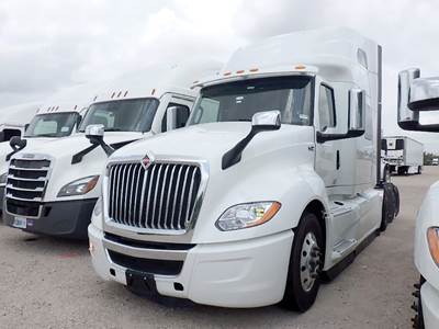 International LT625 Sleeper Semi Truck - 73" Sky-Rise, Cummins 450HP