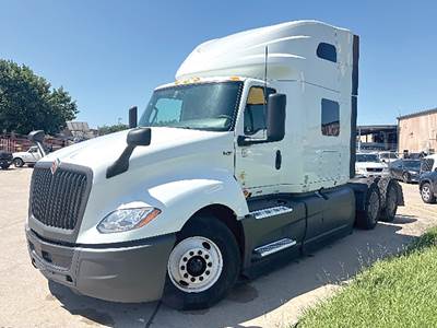 International LT625 Sleeper Semi Truck - 73" Sky-Rise, Cummins 450HP