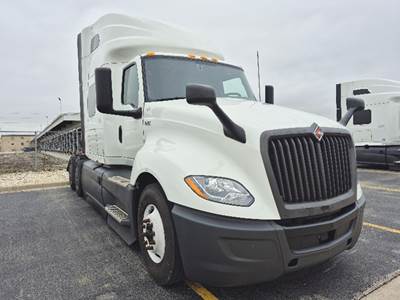 International LT625 Sleeper Semi Truck - 73" Sky-Rise, Cummins 450HP