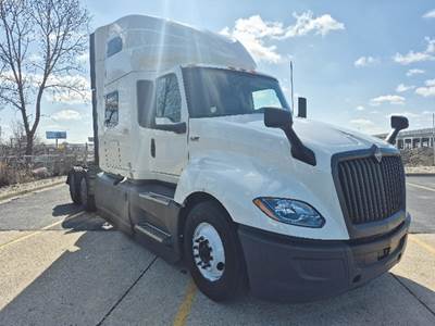 International LT625 Sleeper Semi Truck - 73" Sky-Rise, Cummins 450HP