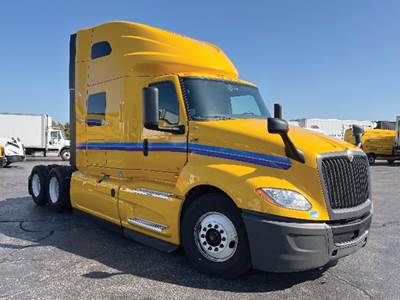 International LT625 Sleeper Semi Truck - 73" Sky-Rise, Cummins 450HP