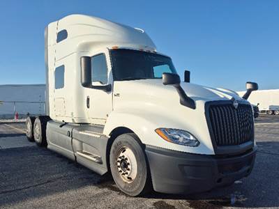 International LT625 Sleeper Semi Truck - 73" Sky-Rise, Cummins 450HP