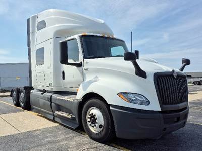 International LT625 Sleeper Semi Truck - 73" Sky-Rise, Cummins 450HP