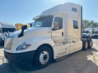 International LT625 Sleeper Semi Truck - 73" Sky-Rise, Cummins 450HP