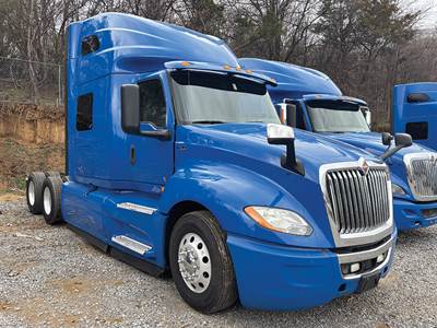 International LT625 Sleeper Semi Truck - 73" Sky-Rise, Cummins 450HP