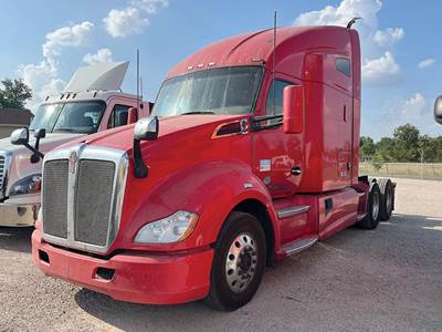 Kenworth T680 Sleeper Semi Truck - 76" High-Roof, Cummins 450HP