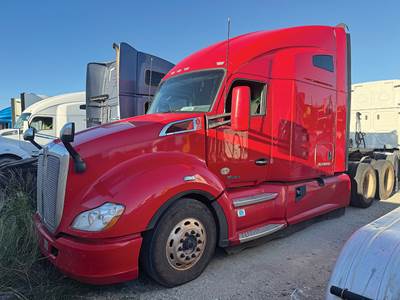 Kenworth T680 Sleeper Semi Truck - 76" High-Roof, Paccar 405HP