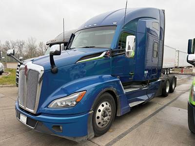 Kenworth T680 Sleeper Semi Truck - 76" High-Roof, Paccar 455HP