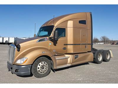 Kenworth T680 Sleeper Semi Truck - 76" High-Roof, Paccar 455HP