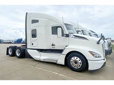 Kenworth T680 Sleeper Semi Truck - 76" High-Roof, Cummins 450HP