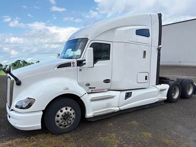 Kenworth T680 Sleeper Semi Truck - 76" High-Roof, Cummins 450HP