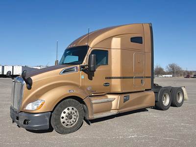 Kenworth T680 Sleeper Semi Truck - 76" High-Roof, Paccar 455HP