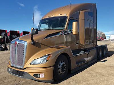 Kenworth T680 Sleeper Semi Truck - 76" High-Roof, Paccar 455HP