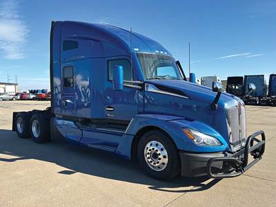 Kenworth T680 Sleeper Semi Truck - 76" High-Roof, Cummins 450HP