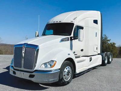 Kenworth T680 Sleeper Semi Truck - 76" High-Roof, Cummins 450HP