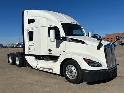 Kenworth T680 Sleeper Semi Truck - 76" High-Roof, Cummins 450HP