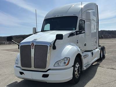 Kenworth T680 Sleeper Semi Truck - 76" High-Roof, Paccar 455HP