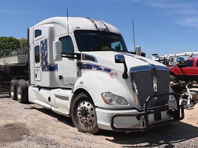 Kenworth T680 Sleeper Semi Truck - 72" Mid Roof, Paccar 455HP