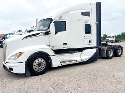 Kenworth T680 Sleeper Semi Truck - 76" High-Roof, Cummins 450HP