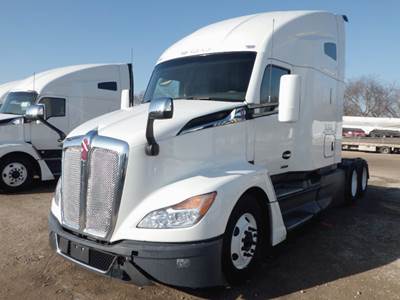 Kenworth T680 Sleeper Semi Truck - 76" High-Roof, Paccar 456HP