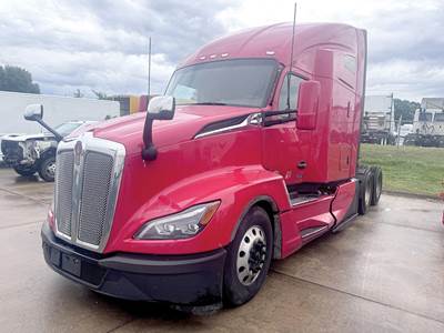 Kenworth T680 Sleeper Semi Truck - 76" High-Roof, Cummins 450HP