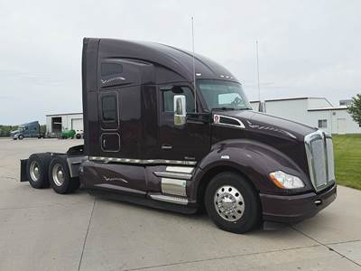 Kenworth T680 Sleeper Semi Truck - 76" High-Roof, Cummins 500HP