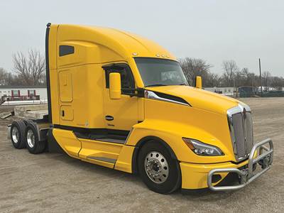 Kenworth T680 Sleeper Semi Truck - 76" High Roof, Cummins 450HP