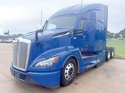 Kenworth T680 Sleeper Semi Truck - 76" High-Roof, Cummins 450HP
