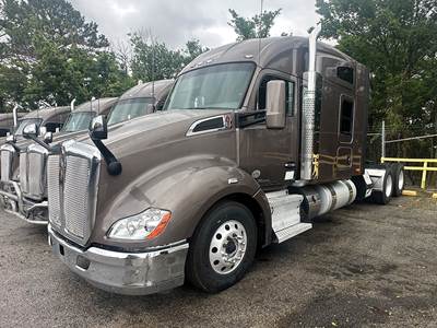 Kenworth T680 Sleeper Semi Truck - 76" Mid-Roof, Cummins 450HP