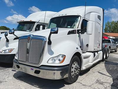 Kenworth T680 Sleeper Semi Truck - 76" High-Roof, Paccar 455HP