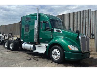 Kenworth T680 Sleeper Semi Truck - 76" Mid-Roof, Cummins 450HP