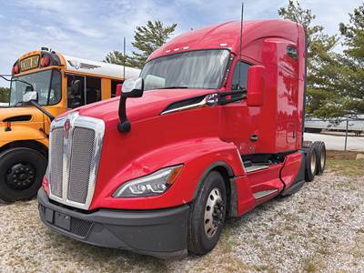 Kenworth T680 Sleeper Semi Truck - 76" High-Roof, Cummins 450HP