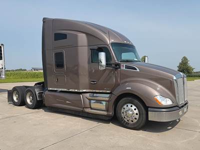 Kenworth T680 Sleeper Semi Truck - 76" High-Roof, Cummins 500HP