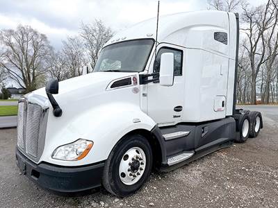 Kenworth T680 Sleeper Semi Truck - 76" High-Roof, Paccar 455HP