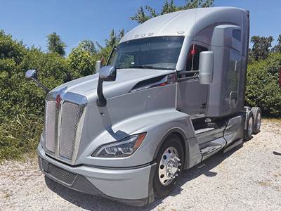Kenworth T680 Sleeper Semi Truck - 76" High-Roof, Cummins 450HP