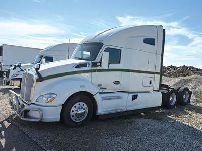 Kenworth T680 Sleeper Semi Truck - 76" High-Roof, Cummins 450HP