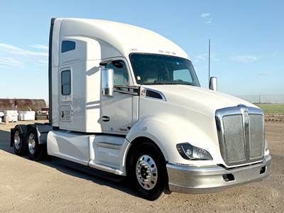 Kenworth T680 Sleeper Semi Truck - 76" High-Roof, Cummins 565HP