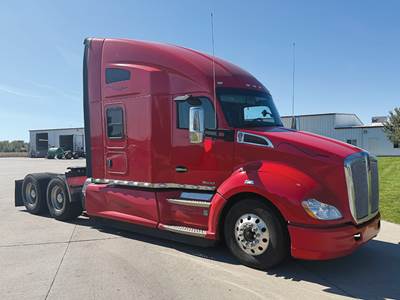 Kenworth T680 Sleeper Semi Truck - 76" High-Roof, Cummins 450HP
