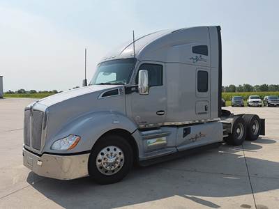 Kenworth T680 Sleeper Semi Truck - 76" High-Roof, Cummins 500HP