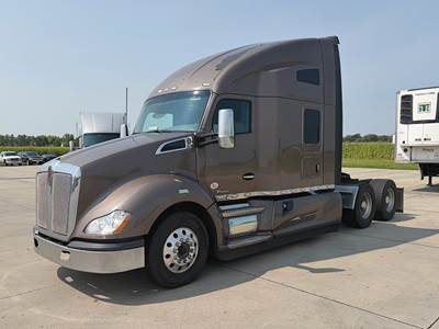 Kenworth T680 Sleeper Semi Truck - 76" High-Roof, Cummins 500HP