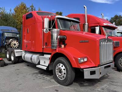 Kenworth T800 Sleeper Semi Truck - 72" Aerodyne, Detroit 455HP