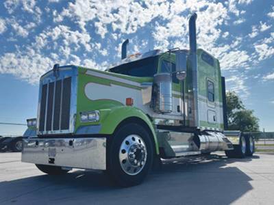 Kenworth W900 Sleeper Semi Truck - 72" Aerodyne, Cummins 565HP