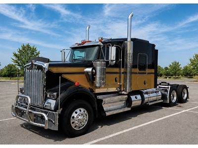 Kenworth W900 Sleeper Semi Truck - 62" Flat-Top, Paccar 510HP